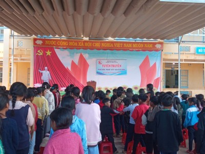 Hoạt động NGLL: Tuyên truyền phòng chống pháo nổ, an toàn giao thông và bạo lực học đường