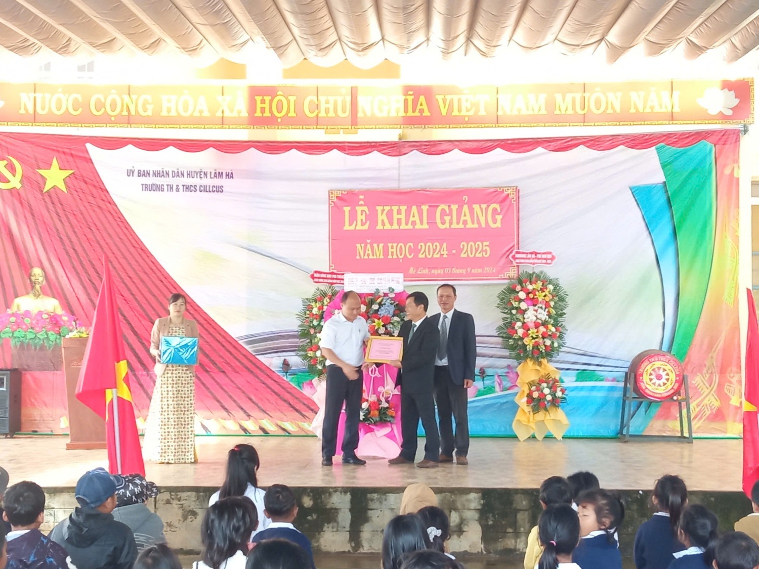 ẢNH KHAI GIẢNG NĂM HỌC 2024 - 2025