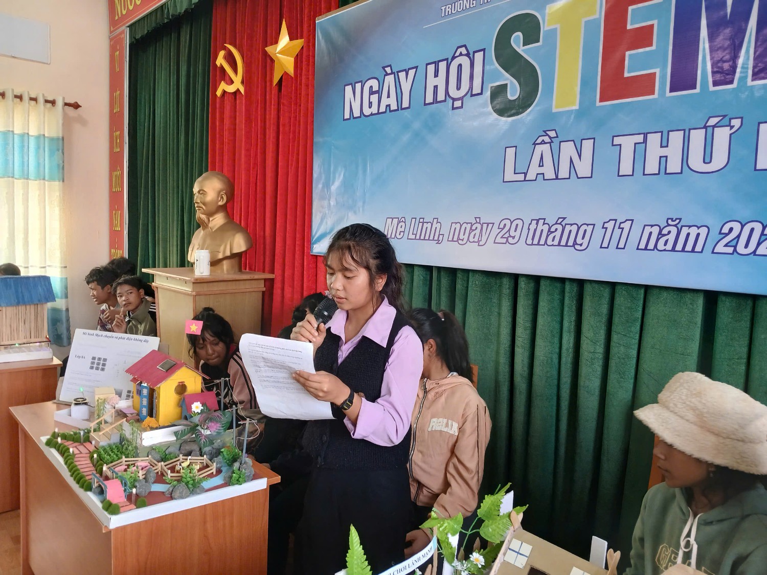 HÌNH ẢNH NGÀY HỘI STEM CẤP TRƯỜNG LẦN THỨ I NĂM HỌC 2024 - 2025