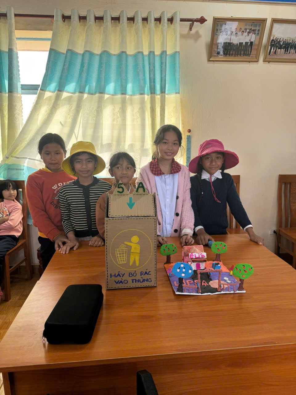 HÌNH ẢNH NGÀY HỘI STEM CẤP TRƯỜNG LẦN THỨ I NĂM HỌC 2024 - 2025